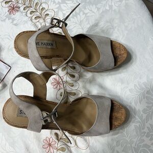 Steve Madden Light Gray Slip-On Sandals with Wide Straps